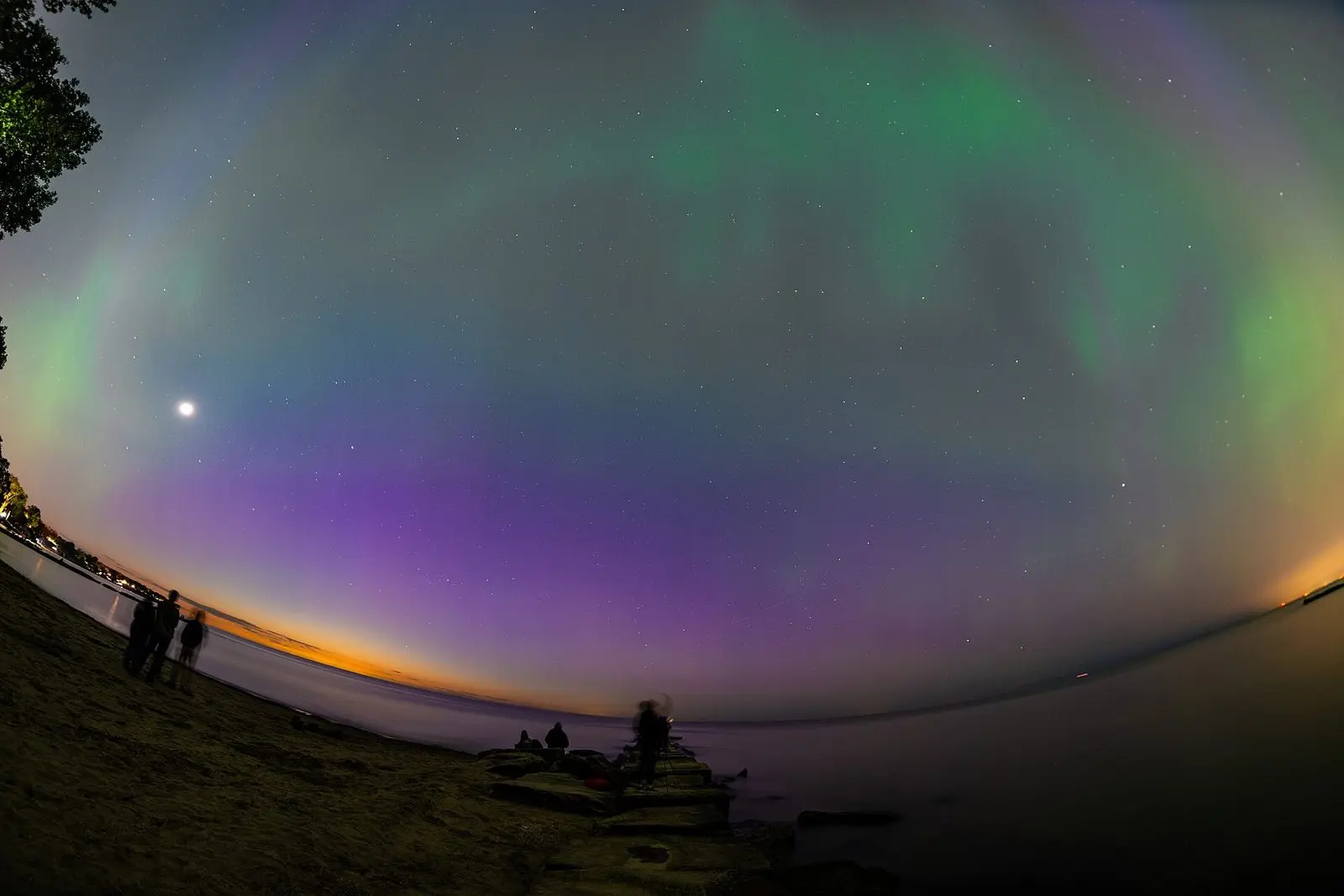Northern lights over Lake Erie from the Bay Village shore